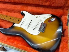 [Fender] Guitare électrique